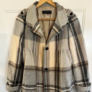Zara Woman plaid wool blend jacket. Size US-S. Excellent condition.